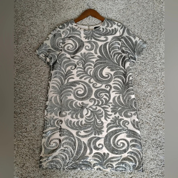 Forever 21 Cocktail sequen dress - Picture 3 of 9